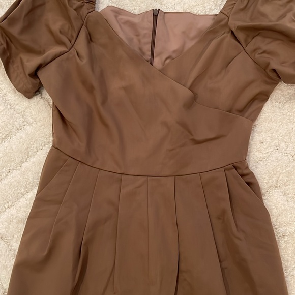 Dazy brown short romper size medium - Picture 2 of 5